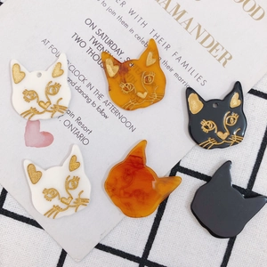 Pendentifs tête de chat en résine et acrylique tricolores avec gravure dorée pour bijoux DIY