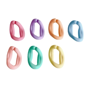 Lot de 7 anneaux ouverts irréguliers en acrylique mat aux couleurs de bonbon pour bijoux