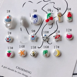 Set di 17 perline in acrilico con disegni di animali e piante per gioielli fai da te