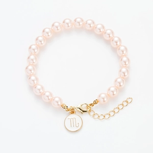 Rosa Perlenarmband mit Skorpion Sternzeichen Anhänger und verstellbarem Goldverschluss
