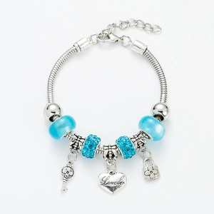 Böhmisches Silber-Schlangenarmband mit himmelblauen Perlen und Herzanhänger