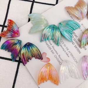 Colgantes de resina con degradado colorido y textura de onda para joyería artesanal