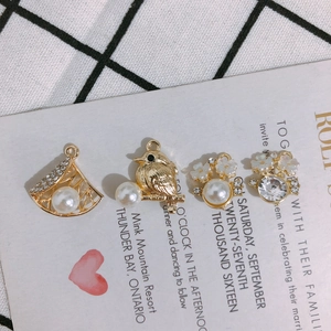 DIY Schmuckanhänger mit 14K Vergoldung, Perlen und Kristallen in Vogel- und Blumenform