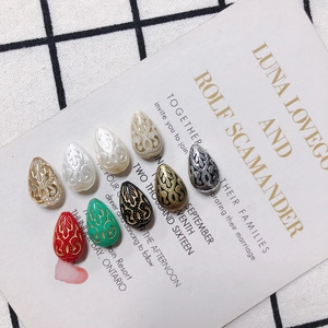 Cuentas acrílicas vintage en forma de gota con patrones florales dorados para joyería DIY