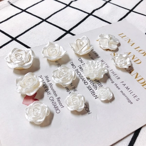 Détails de fleurs de camélia et rose en résine blanche pour bijoux DIY et décoration