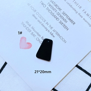 Schwarzer Harz-Trapezanhänger 21x20mm für DIY-Schmuckherstellung Zubehör