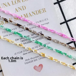 Detalle de cadenas de eslabones rectangulares de acrílico de 1 metro para accesorios DIY