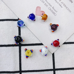 Cuentas de vidrio coloridas hechas a mano con puntos de arcoíris para joyas DIY