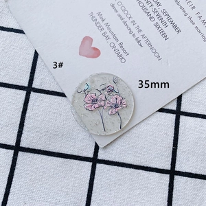 Pendentif floral 35mm en acrylique avec broderie rose et paillettes scintillantes