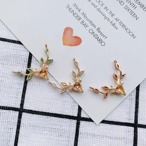 Colgantes de cuernos de alce dorados con hojas de esmalte y circón para joyería artesanal