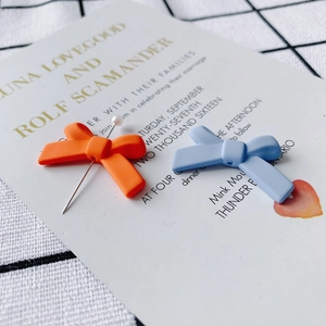 Matte legering strikbedeltjes voor DIY sieraden in oranje en lichtblauw kleuren