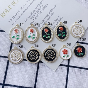 Ciondoli Rosa in Lega Smaltata Vintage Con Künstliche Perle Strass Accessori per Creazione Gioielli Fai da Te per Orecchini Collana Artigianato