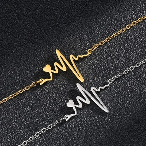 Collier Pendentif Cœur ECG en Acier Inoxydable Minimaliste pour Couples Bijoux de Mode Unisexe Polyvalent Accessoire