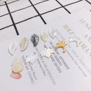 Handgefertigte Muschelblatt und Ananas Anhänger für DIY Schmuck mit Perlmuttglanz
