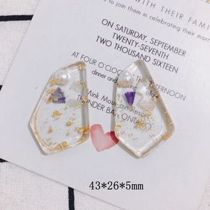 Ciondolo Fai Da Te in Resina Pentagonale Irregolare in Stile Giapponese Con Foglia d'Oro Fiori Secchi Viola E Perla Artificial