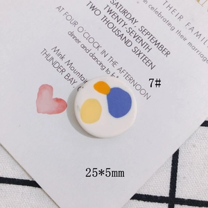 Nahaufnahme von 25mm runden abstrakten Kunstharz-Anhängern für DIY-Ohrringe, Typ 7#