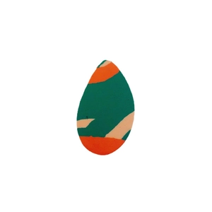 Esponja de maquillaje de mármol en forma de gota con tonos verde naranja y beige