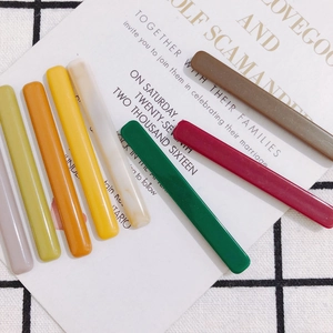 Set de 8 pinzas para el cabello rectangulares de acrílico en varios colores retro