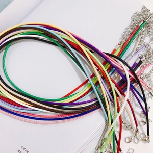 Collares de cordón trenzado de colores con cierres de langosta plateados y cadena ajustable