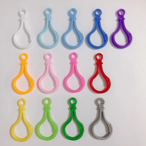 Kleurrijke plastic kreeftsluitingen in 13 snoepkleuren voor DIY-sleutelhangers maken