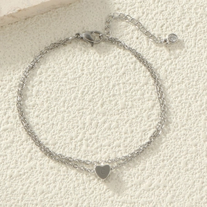 Zweilagiges silbernes Herz-Armband mit Buchstabe C und glänzendem Zirkonia-Stein