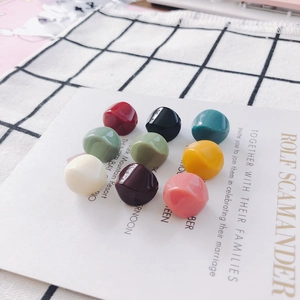 Bunte unregelmäßige Acrylperlen für DIY-Schmuck mit glänzendem Finish und Bohrung