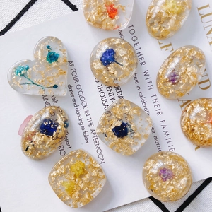 Pendentifs DIY en acrylique avec fleurs séchées et feuilles d'or pour bijoux