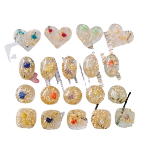 Pendentifs DIY en résine acrylique cœur et rond avec feuille d'or et fleurs séchées