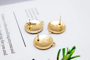 DIY 18K vergoldete runde Ohrstecker mit Seitenschlaufen für minimalistischen Schmuck