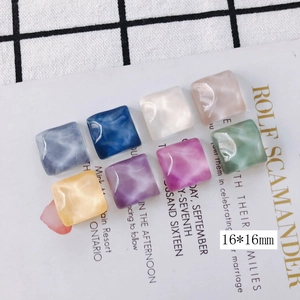 Breloques carrées en résine marbrée en 8 couleurs pour accessoires DIY chaussures et tel