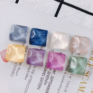 Breloques carrées en résine à texture ondulée en huit couleurs pastel pour créations DIY
