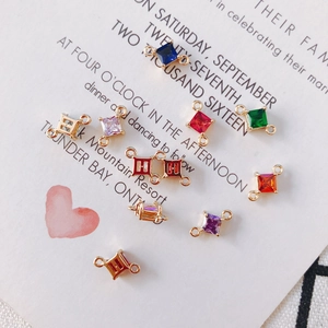 Bunte quadratische Edelstein-Anhänger mit Vergoldung und Doppelringen für DIY-Schmuck
