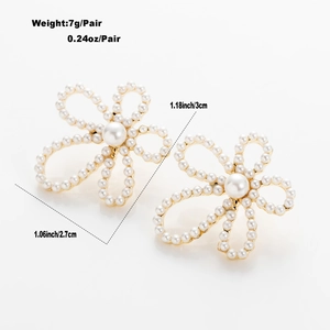 Boucles d'oreilles fleurs perles dorées pour femmes avec détails de taille et de poids