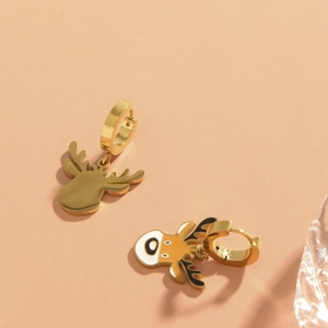 Elegante goldene Rentier-Ohrringe mit minimalistischem und Emaille-Hirsch-Design