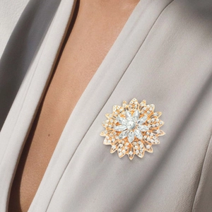 Élégante Broche Tournesol en Alliage et Strass pour Femme Boucle d'Écharpe Florale Dorée Épingle Gioielleria pour Mariage Fête