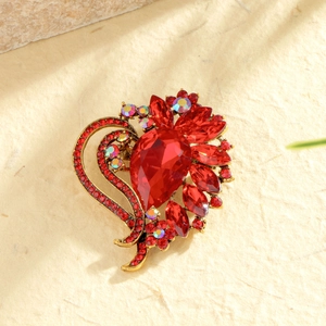Elegant Heart Shaped Alloy Brooch Red Rhinestone Crystal Flower Pin For Women Wedding Banquet Party Fashion Accessory