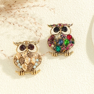 Vintage Alloy Owl Brooch For Women Cute Animal Rhinestone Inlaid Pin Gold Multicolor Jewelry For Dress Suit Daily Accessory