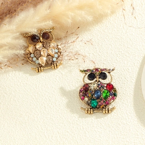 Charming owl brooches with gold plating and colorful rhinestones for daily wear