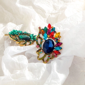 Luxury vintage gemstone brooches with colorful rhinestones in hollow gold alloy setting