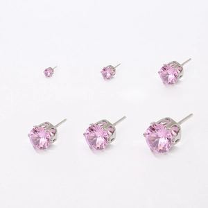 Confronto dettagliato di orecchini a lobo in zirconia rosa in sei diverse dimensioni
