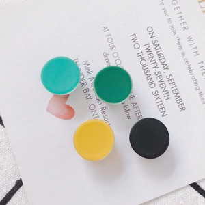 Runde flache Acryl-Ohrring-Anhänger in Cyan, Dunkelgrün, Gelb und Schwarz, matte Oberfläche