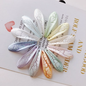 Bunte Tropfenanhänger mit Craquelé-Effekt für DIY-Schmuck in verschiedenen Macaron-Tönen