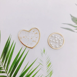 Eleganti Ciondoli in Resina a Cuore E Tondi in Lega Con Foglia d'Oro E Künstliche Perle Sintetiche Accessori per Orecchini Fai-da-te Donna