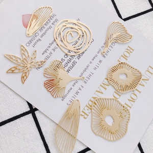 Goldene geometrische Legierungsanhänger mit Blatt- und Blumenmustern für DIY-Schmuck