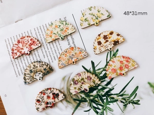 Ciondoli a ventaglio in legno floreale per DIY, charm vintage da 48x31mm in set