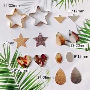 Set ciondoli geometrici in lega oro e argento con stelle e cuori per creare gioielli