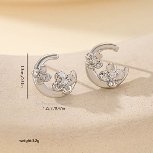 Detail view of 1.3cm gold-plated flower stud earrings with dimension measurements