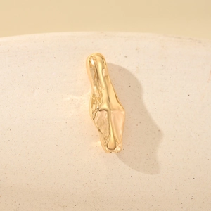 Unregelmäßige goldene Zwischenperlen in Lava-Optik für handgefertigten DIY-Schmuckbau