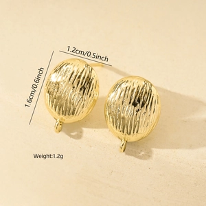 Detailed size guide for gold oval ridged earrings with dimensions 1.6cm x 1.2cm