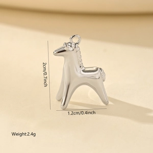 Detailed view of silver horse pendant with 2cm height and weight specifications